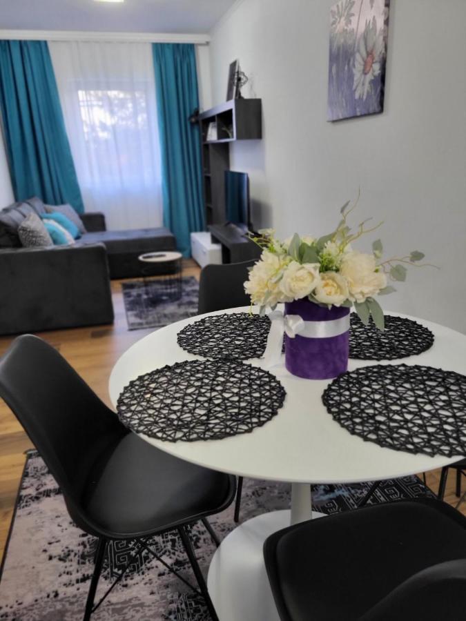 Sky Lux Apartmani Surčin Εξωτερικό φωτογραφία