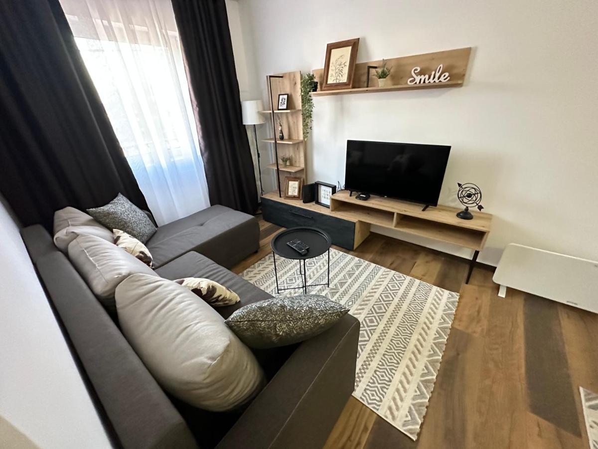 Sky Lux Apartmani Surčin Εξωτερικό φωτογραφία