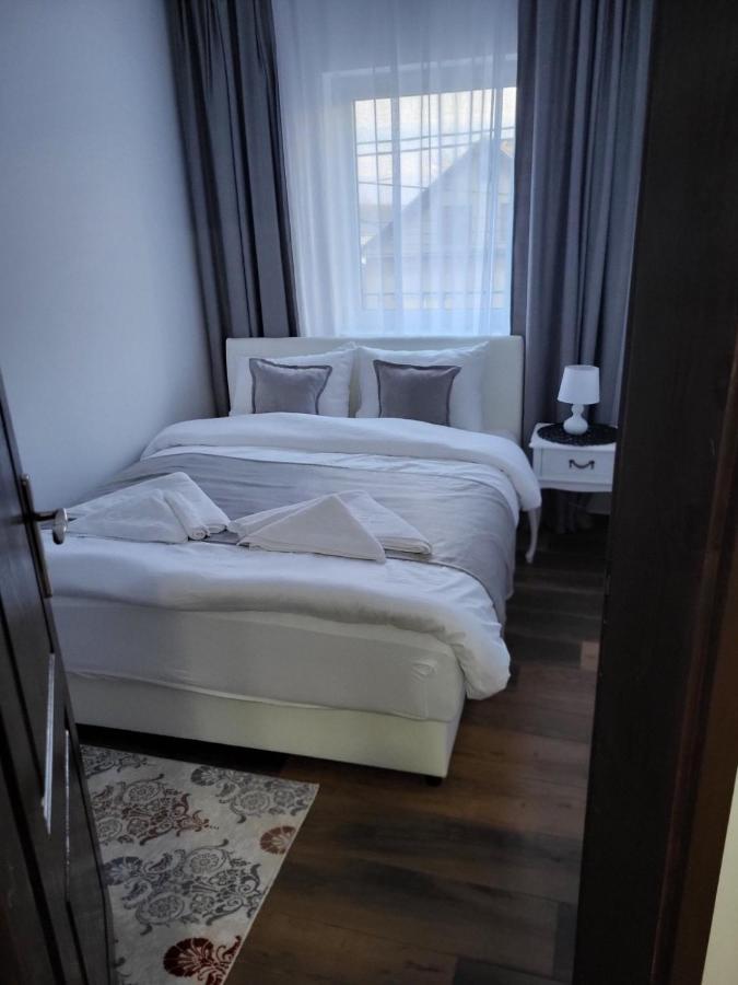 Sky Lux Apartmani Surčin Εξωτερικό φωτογραφία
