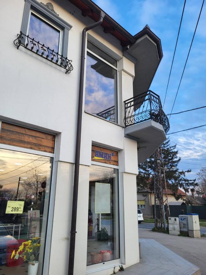 Sky Lux Apartmani Surčin Εξωτερικό φωτογραφία